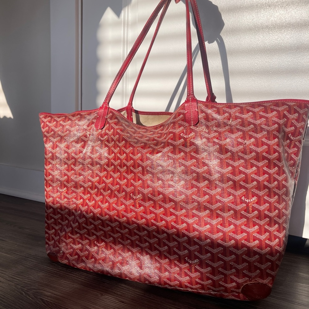 Special red goyard tote bag special color.